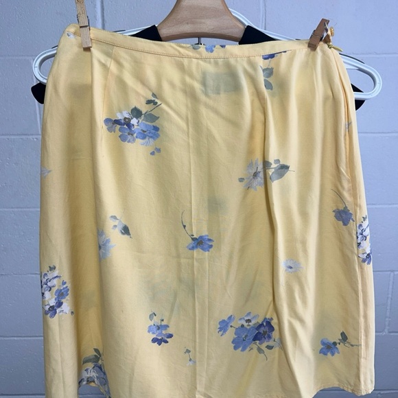 GAP Light Yellow Floral Skirts - Picture 2 of 4